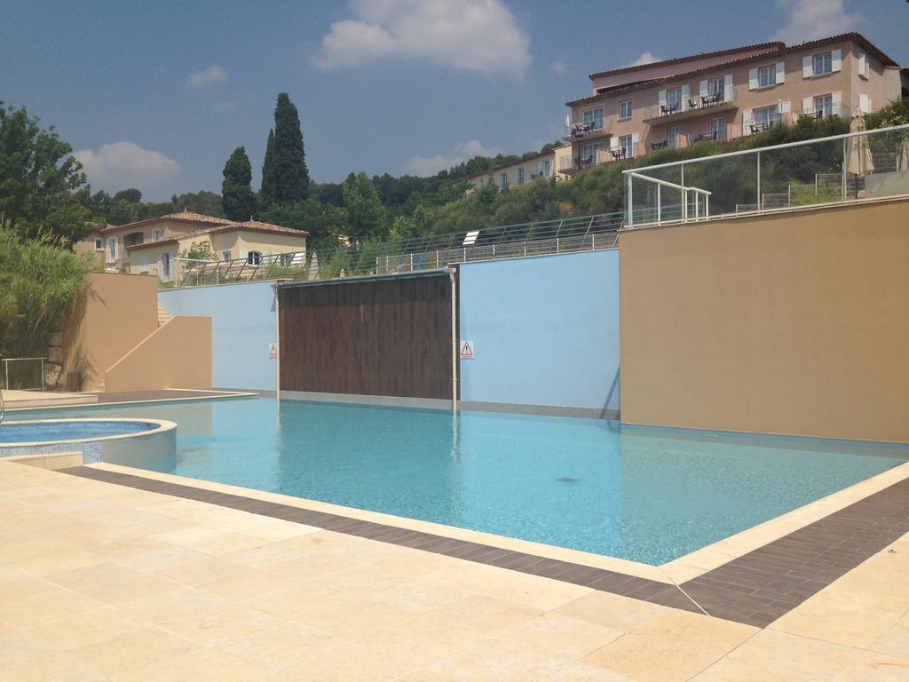 Appartement Dans Residence - Le Domaine De Camiole กัลลิออง ภายนอก รูปภาพ